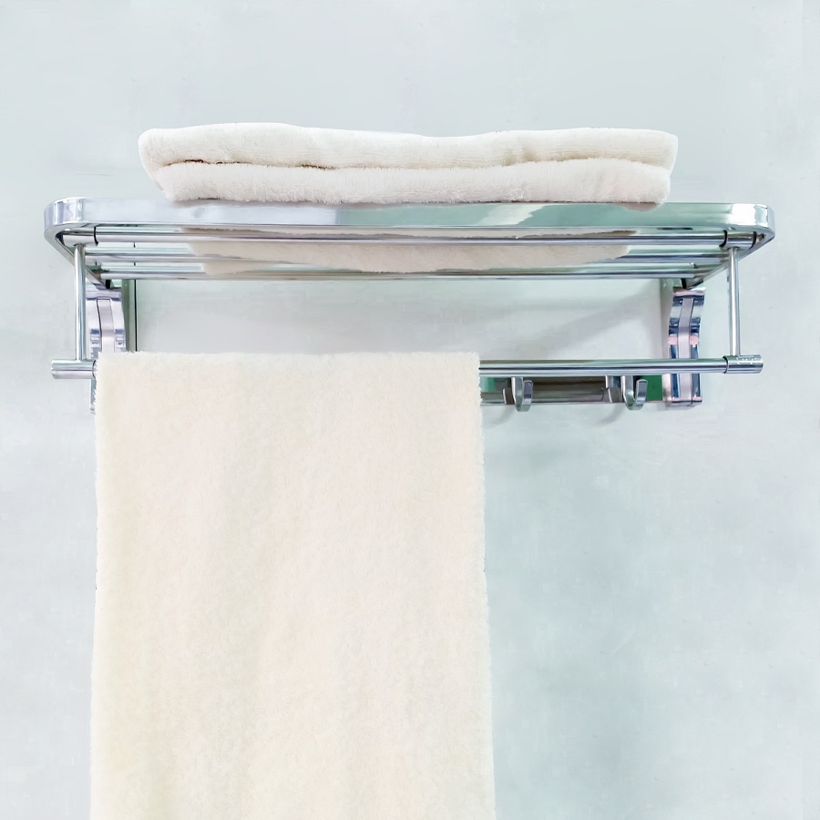 Treo khăn tắm và khăn mặt ướt ngay trong phòng tắm