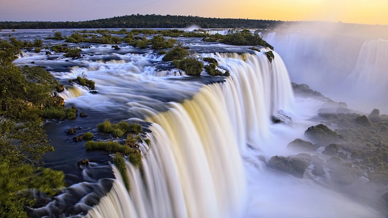 Địa điểm du lịch ở Brazil - thác nước Iguazu 